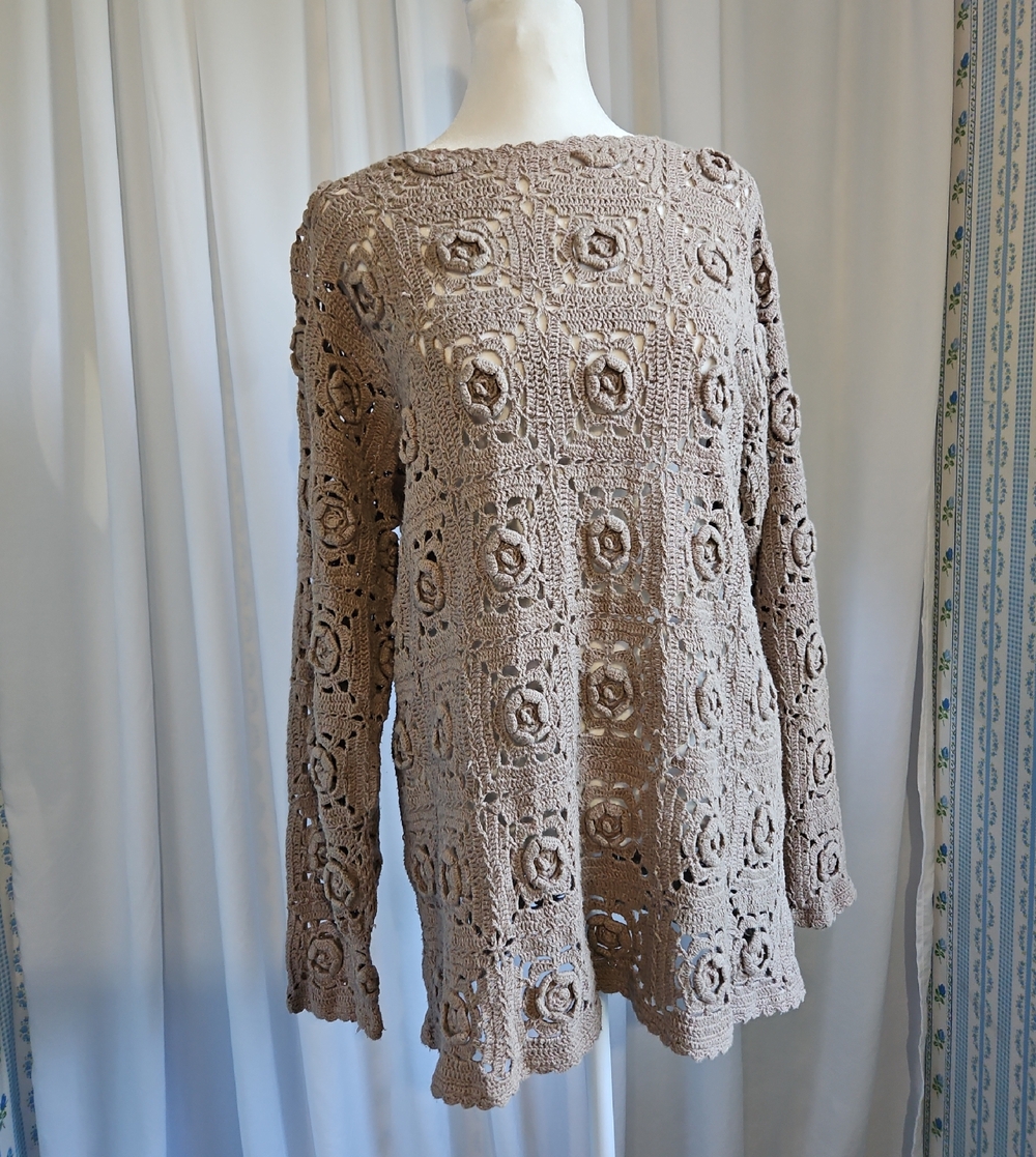 Jessica Roberts' Women's Beige Crochet Granny Square Long-Sleeve Sweater Medium